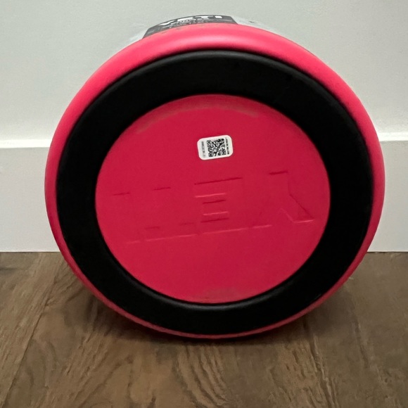 YETI Boomer 8 Dog Bowl, Bimini Pink- NWT - Picture 4 of 8